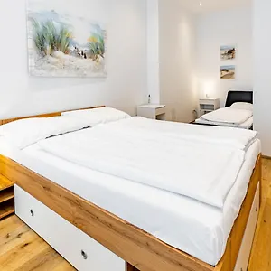 Apartment Budget West With Shared Kitchen, Vienna
